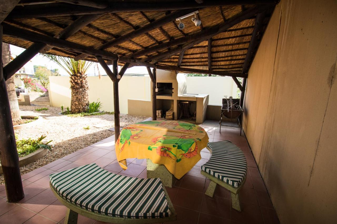 John-Lou'S One-Bedroom Apartment Windhoek Kültér fotó