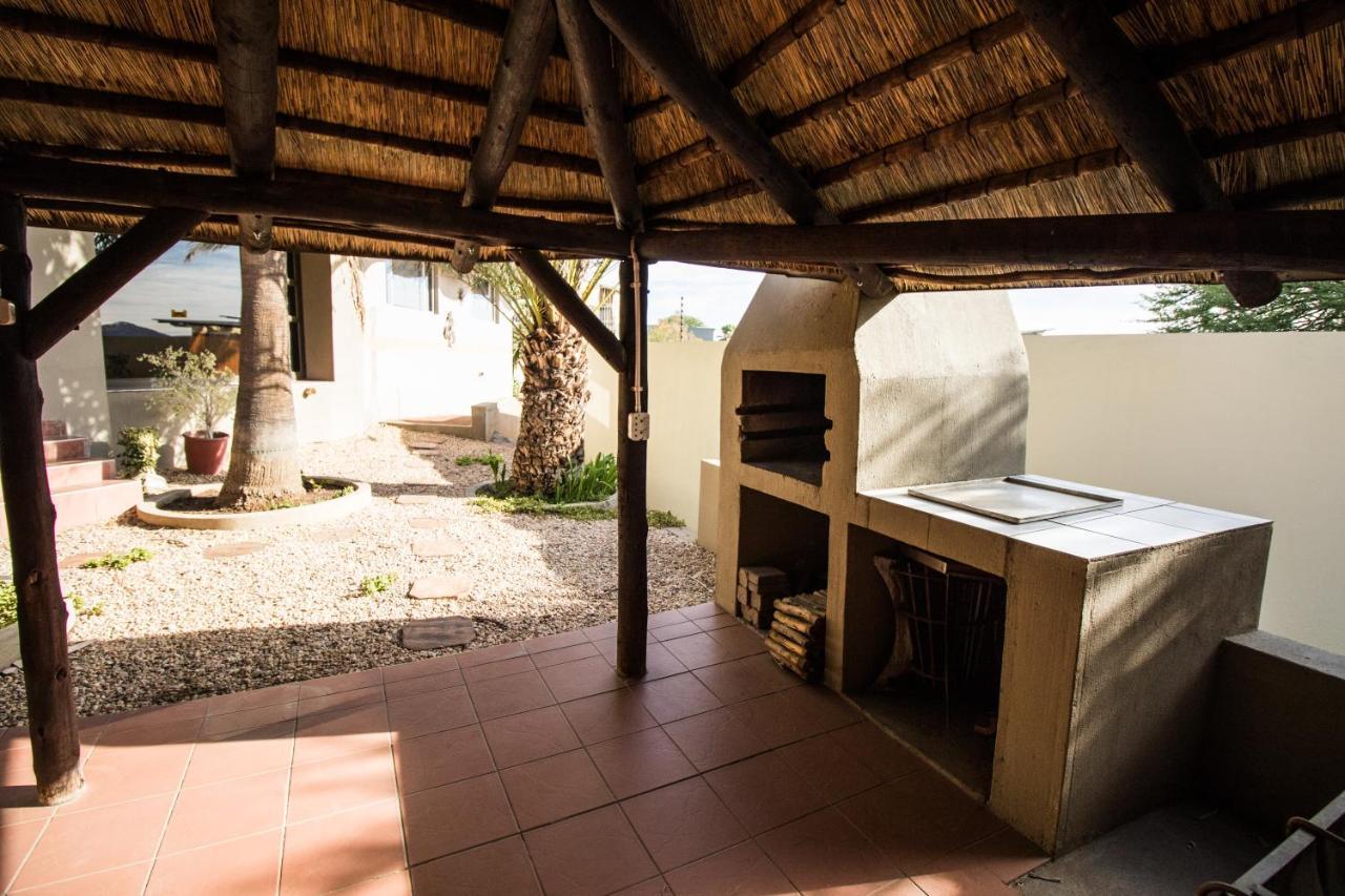 John-Lou'S One-Bedroom Apartment Windhoek Kültér fotó