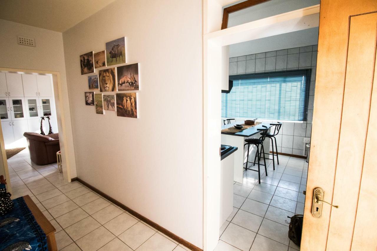 John-Lou'S One-Bedroom Apartment Windhoek Kültér fotó